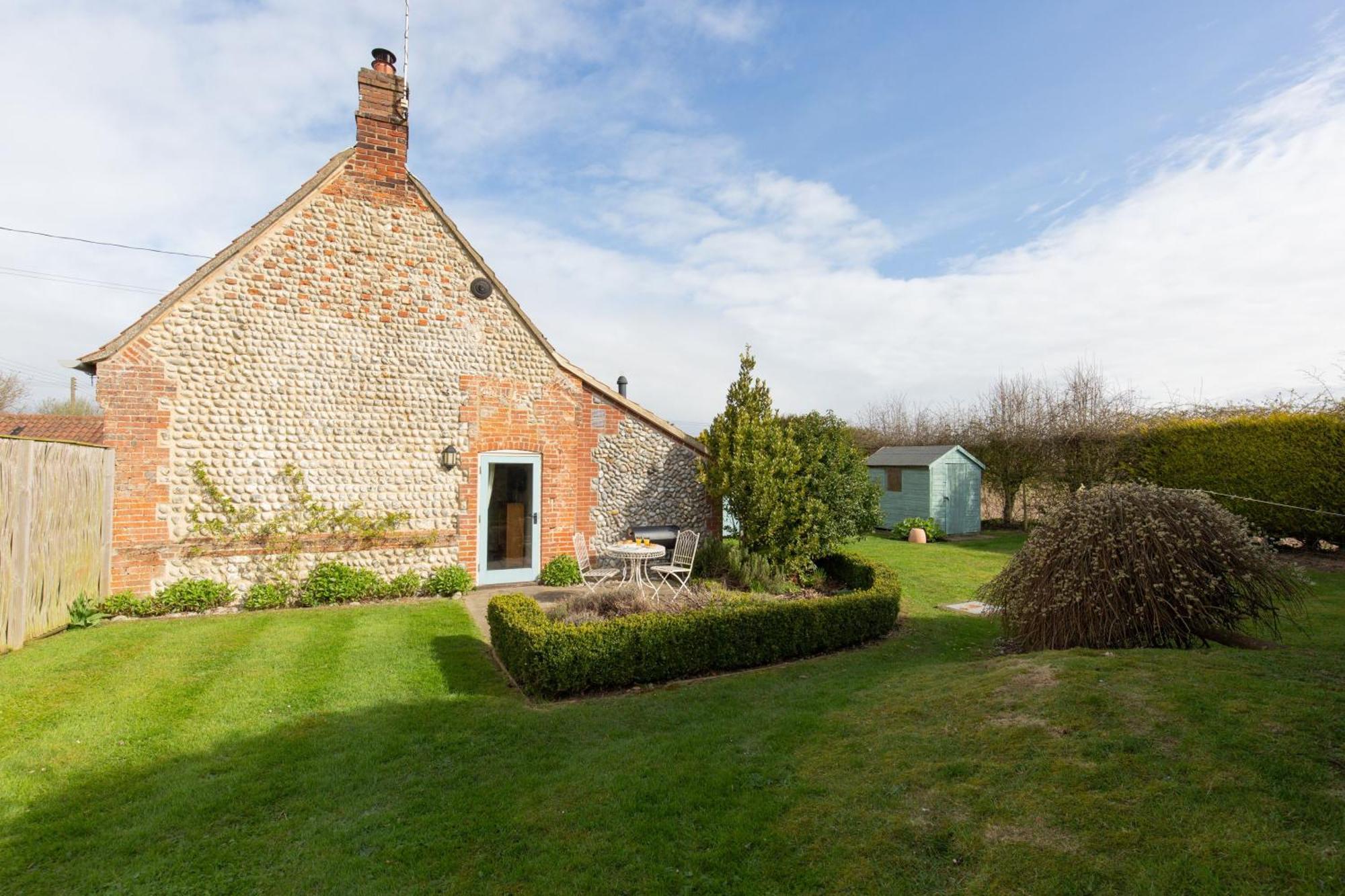 Garden Cottage West Beckham Eksteriør billede